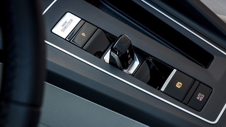 In einigen Autos wird das Automatikgetriebe durch einen Elektroimpuls angesteuert, also Shift-by-Wire.