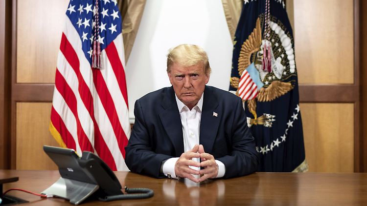"Recht & Ordnung. Wählen!"- dazu fordert Trump seine Anhänger auf.