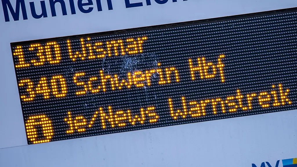 Viele-Busse-und-Bahnen-fahren-wegen-Warnstreiks-nicht