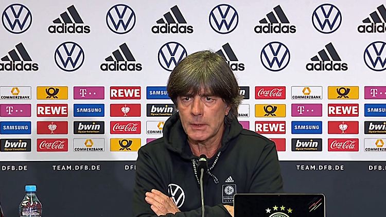 löw vor türkeitest.jpg