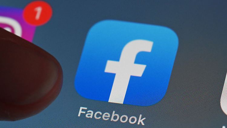 Falschinformationen über den Ernst von Covid-19 werden laut Facebook-Sprecher gelöscht.