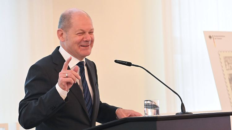 Scholz fordert Steuern für Leute, die so viel verdienen wie er. 