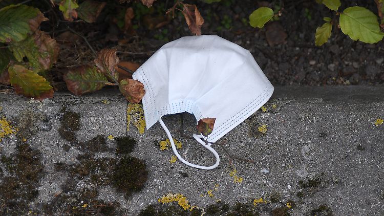 Der Kampf gegen das Virus reißt Löcher in die Staatskasse.
