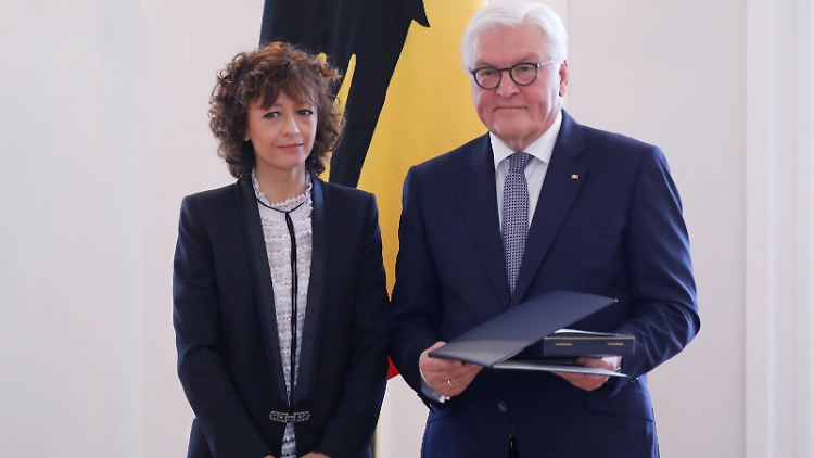 Mikrobiologin Emmanuelle Charpentier erhielt 2019 das Bundesverdienstkreuz.