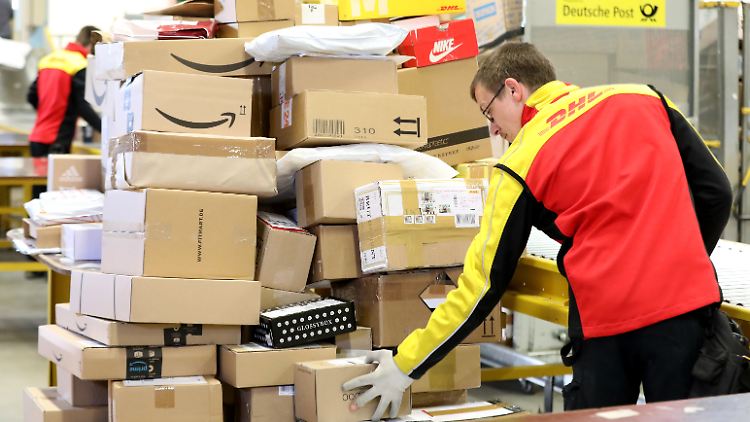 Weltweit arbeiten rund 100.000 Mitarbeiter für DHL Express. 