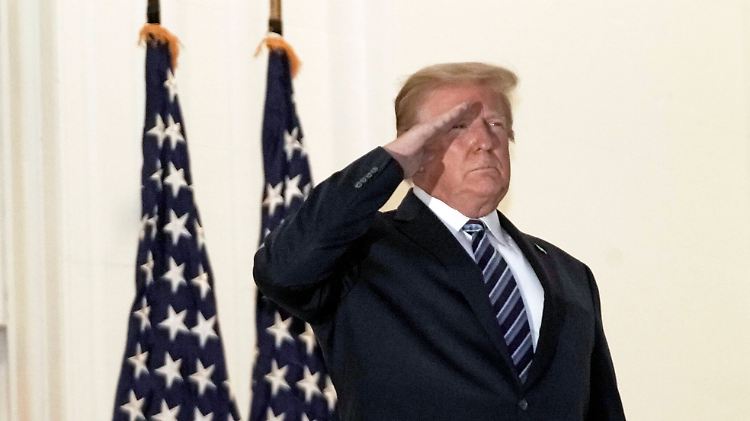 Trump macht aus seiner Rückkehr ins Weiße Haus eine große Show.