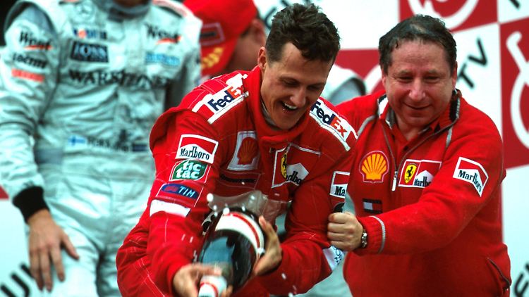 In Suzuka im Jahr 2000 ist Michael Schumacher ganz oben angekommen.