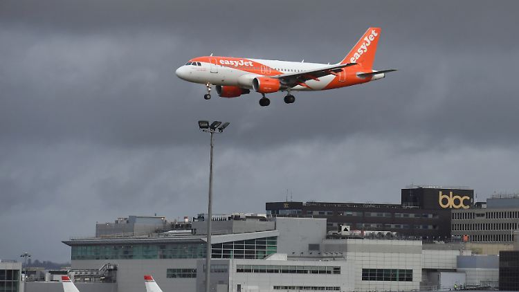 Auch von Oktober bis Dezember werde die Kapazität nur etwa 25 Prozent des Vorkrisenniveaus erreichen, teilte Easyjet mit.