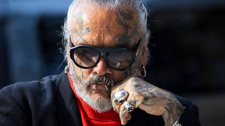 Längst ist aus dem Türsteher des Berghain ein angesehener Fotograf geworden.