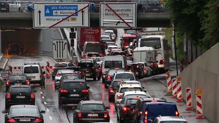 Stau ist auf dem Mittleren Ring in München Alltag.
