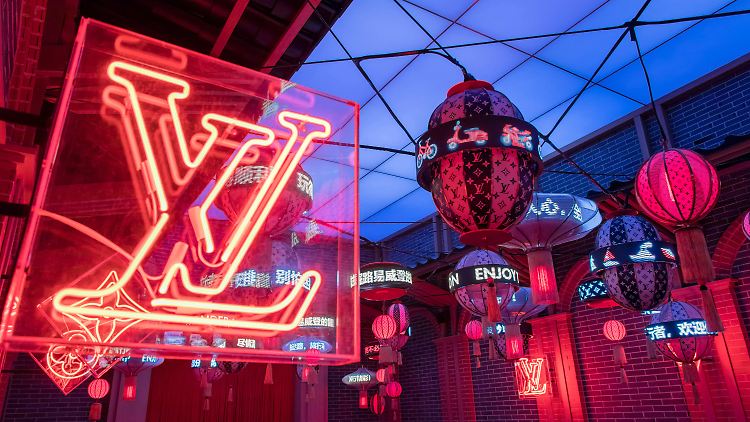 94 Millionen Menschen haben in China online zugeschaut, als Louis Vuitton im August in Shanghai seine neue Kollektion vorgestellt hat.