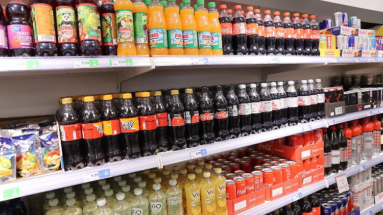 Die zuständige Gewerkschaft kritisiert die Stellenstreichung bei Coca-Cola.
