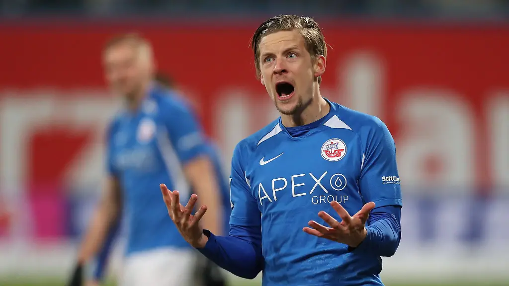 Siegtor-gegen-seinen-Ex-Club-Der-fruehere-Rostocker-Bentley-Baxter-Bahn-traf-am-Sonntag-fuer-Alemannia-Aachen