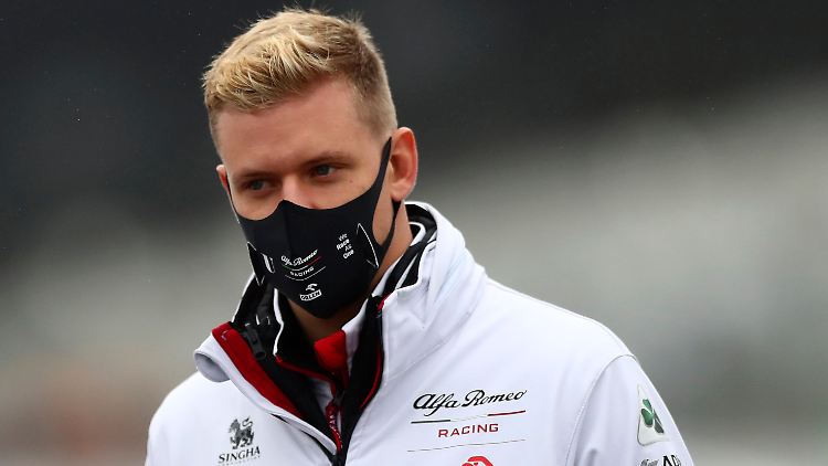 Schumacher führt vier Rennen vor Schluss die Gesamtwertung der Formel 2 an.