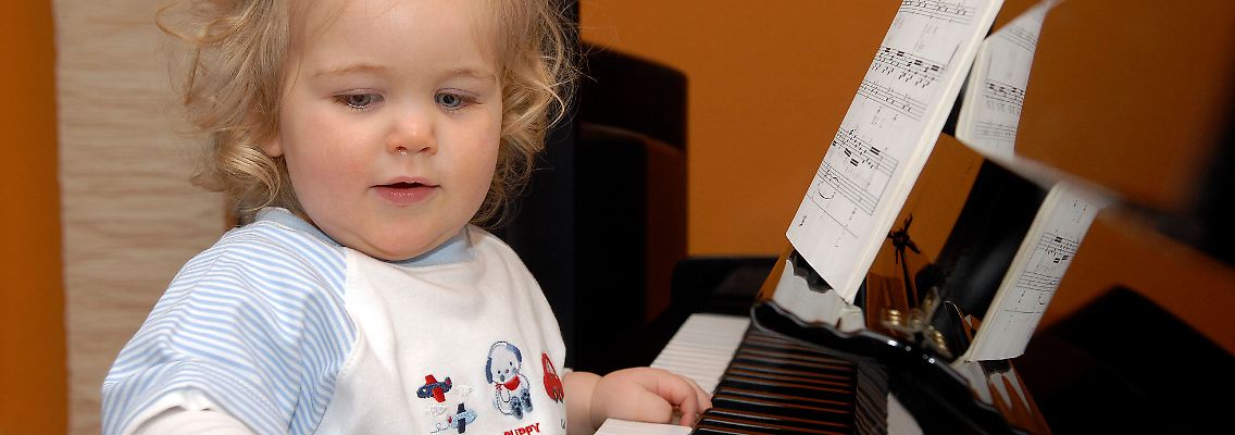 Es heißt ja: Früh übt sich, wer ein Meister werden will. Aber hat das Musizieren auch einen positiven Effekt auf das Gehirn?
