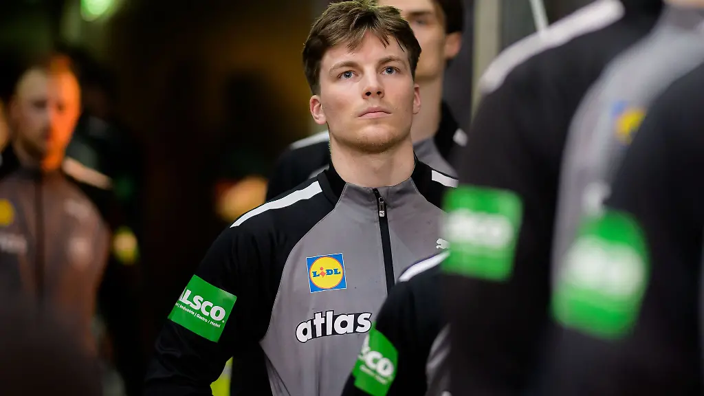 Der-Kuenstler-unter-den-Handballern-Fuchse-Profi-Nils-Lichtlein