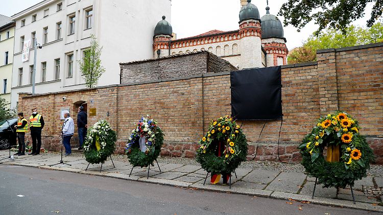 In Halle erschoss der rechtsextremistische Täter vor einem Jahr zwei Menschen.