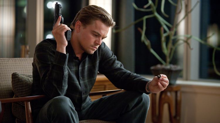 Leonardo DiCaprio spielt Dom Cobb.