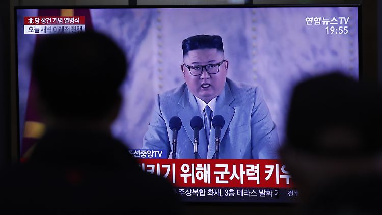 Er schäme sich, dass er das  Vertrauen der Bevölkerung nicht angemessen habe zurückzahlen können, sagte Kim Jong Un.