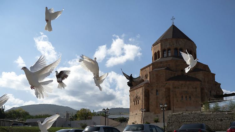 Die überwiegend von Armeniern besiedelte Region Berg-Karabach sagte sich Anfang der 1990er Jahre von Aserbaidschan los.