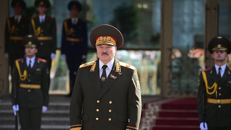 Trotz massiver Proteste ließ sich der belarussische Präsident Lukaschenko Ende September im Amt vereidigen.