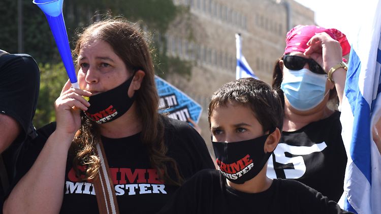 Israelis protestieren weiter gegen Premier Benjamin Netanjahu, trotz des landesweiten Lockdowns.
