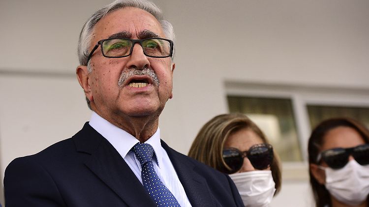 Mustafa Akinci, Präsident der Republik Nordzypern, lag bei der Wahl hinter seinem Herausforderer.