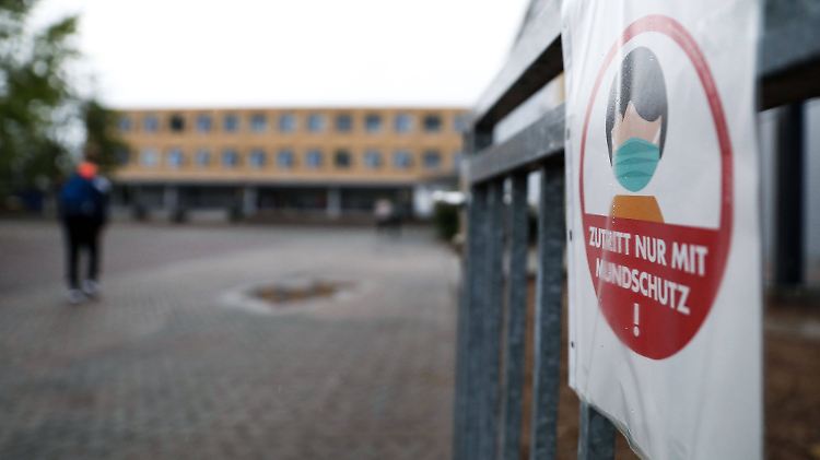 Schal, Mütze, eine Decke - und die Maske nicht vergessen.