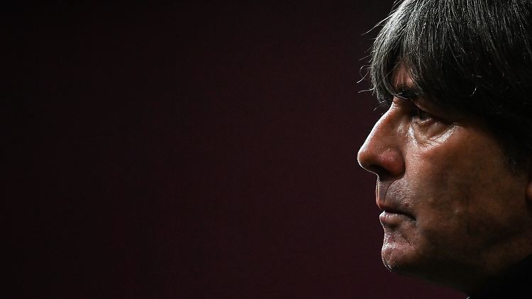 Die Kritik an Joachim Löw wird immer lauter.