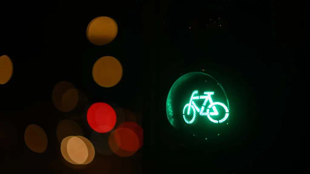 Die-Radlerin-fuhr-laut-Polizei-ebenso-wie-der-Autofahrer-bei-Gruen