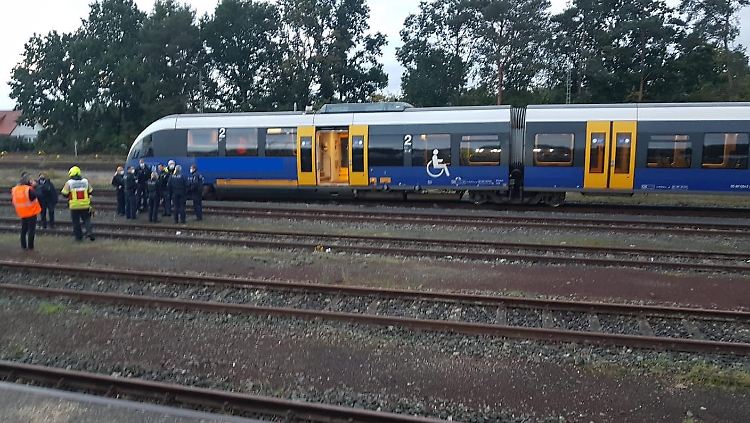 Nicht nur in Paderborn haben am Wochenende Heranwachsende den Schienenverkehr beeinträchtigt.