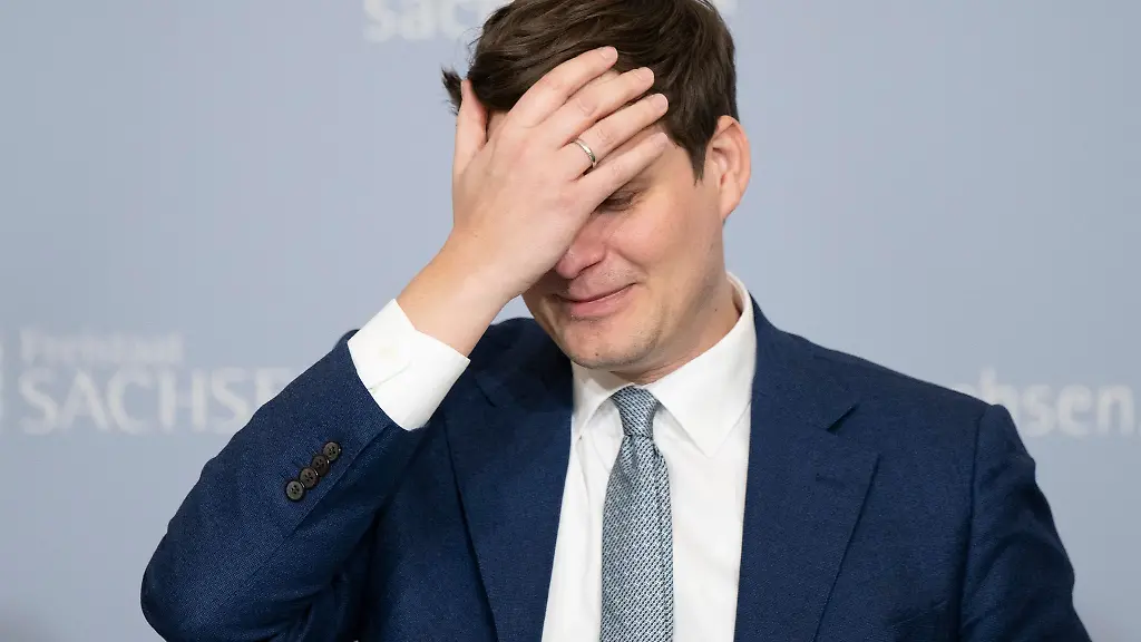 Kultusminister-Conrad-Clemens-CDU-muss-wegen-zu-schnellen-Fahrens-zwei-Monate-seinen-Fuehrerschein-abgeben