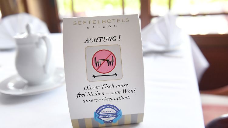 Das Beherbergungsverbot führt dazu, dass noch mehr Tische als nötig ungewollt leer bleiben. 