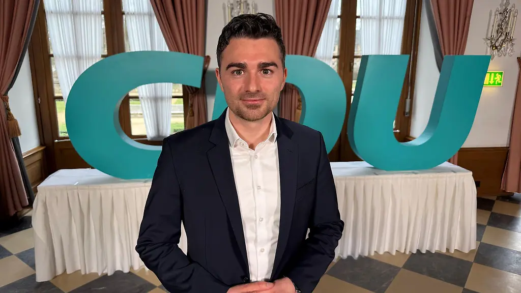 Der-Landesvorsitzende-der-Jungen-Union-Hessen-Leopold-Born-ist-zum-neuen-hessischen-CDU-Generalsekretaer-berufen-worden