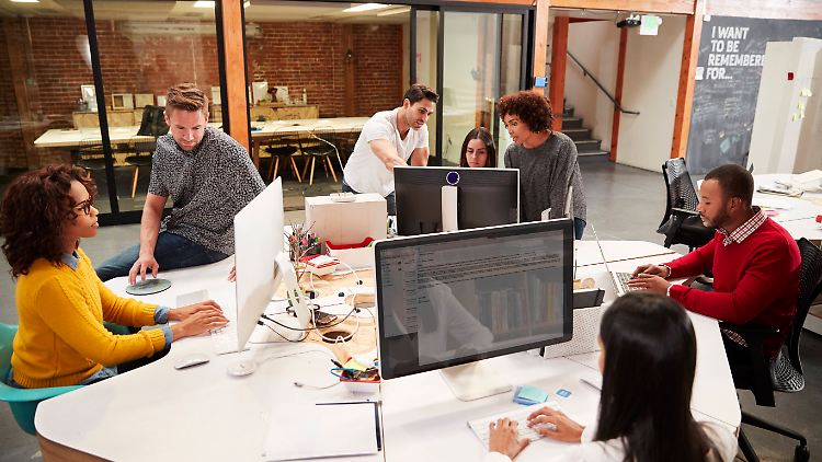 Experten glauben, dass es Zusammenkünfte in Büros auch weiterhin geben wird.