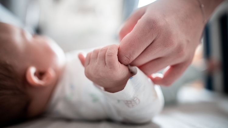 Nur zwei Babys hatten positive Testergebnisse.