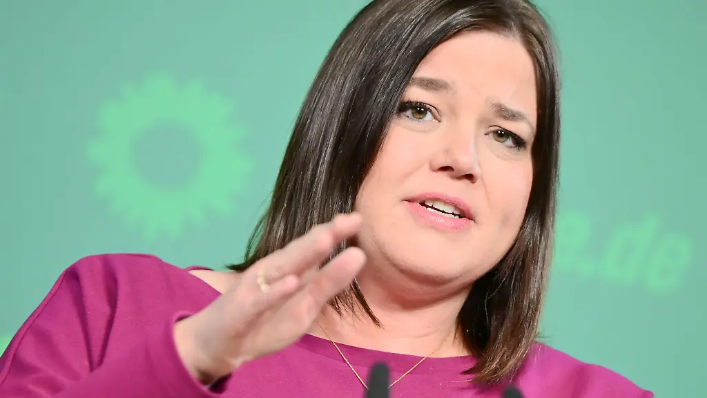 Die-harten-Verhandlungen-der-Gruenen-haette-das-von-Union-und-SPD-geschnuerte-Finanzpaket-besser-gemacht-meint-Hamburgs-Zweite-Buergermeisterin-Archivbild