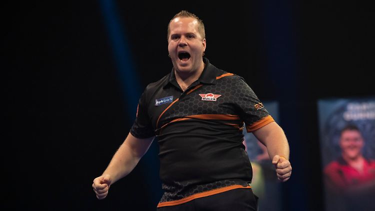Dirk van Duijvenbode freut sich über den größten Zahltag seiner Darts-Karriere.