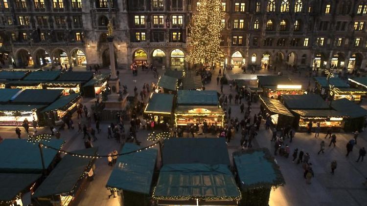 Christkindlmarkt rund um den Marienplatz.