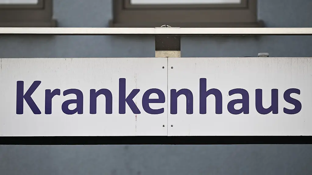 Immer-oefter-kommt-es-in-Einrichtungen-des-Gesundheitswesens-zu-Gewalt-und-Poebeleien-gegen-Beschaeftigte-Foto-Illustration