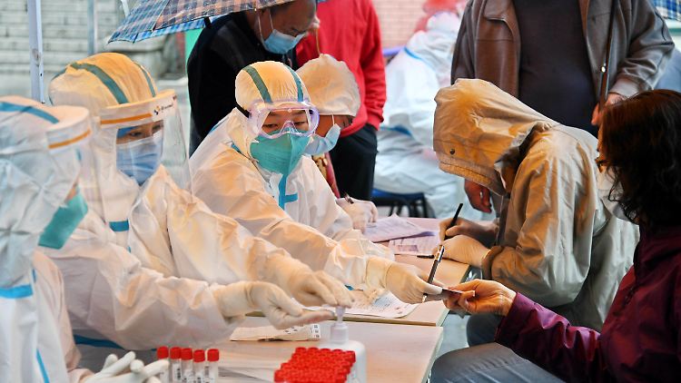 Die ostchinesische Metropole Qingdao hat innerhalb von vier Tagen einen Massentest bei zehn Millionen Menschen durchgeführt.