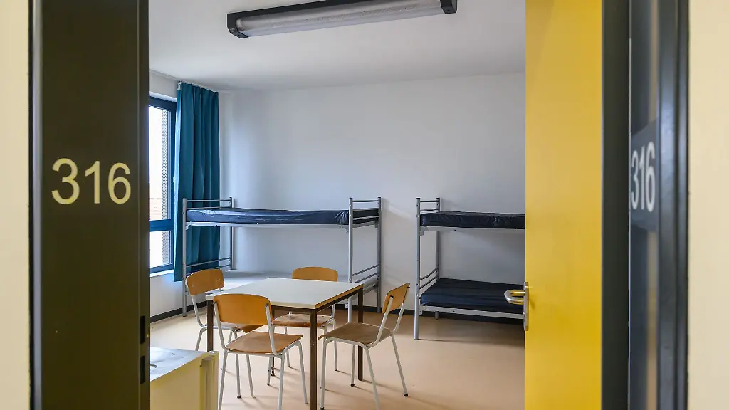 Im-Rueckfuehrungszentrum-sollen-kuenftig-ausreisepflichtige-Migranten-untergebracht-werden
