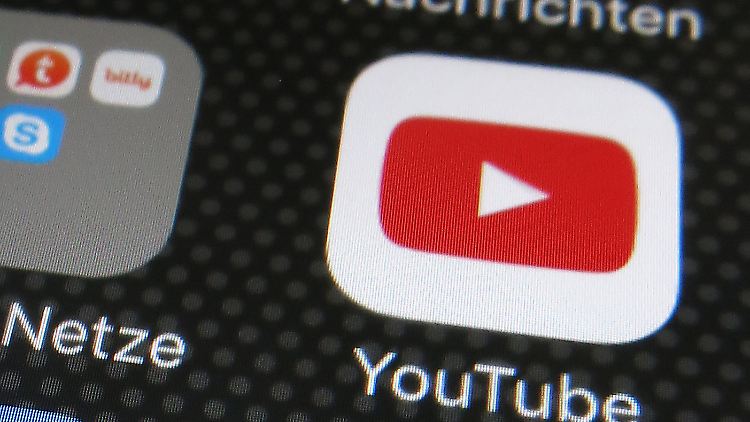 Youtube zieht nach und verschärft Maßnahmen gegen QAnon.