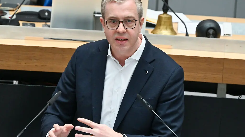 Berlins-Finanzsenator-Stefan-Evers-befuerchtet-eine-weitere-Verschlechterung-der-Haushaltslage-grosser-Staedte