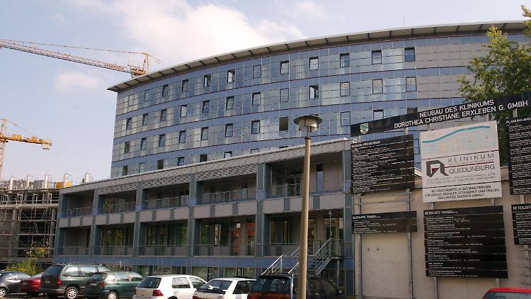 Laut Krankenhaus gab es durch den Besuch bislang keine weiteren Infektionsfälle.