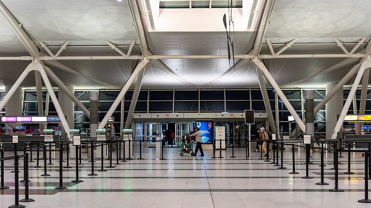 Ein leerer New Yorker Flughafen. Die Pandemie lässt das US-Haushaltsdefizit so stark anwachsen wie nie.