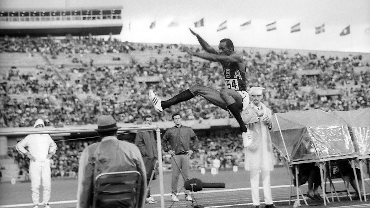 Es dauerte sechs lange Sekunden. Sechs Sekunden, dann landete Bob Beamon am Rand der Weitsprunggrube.