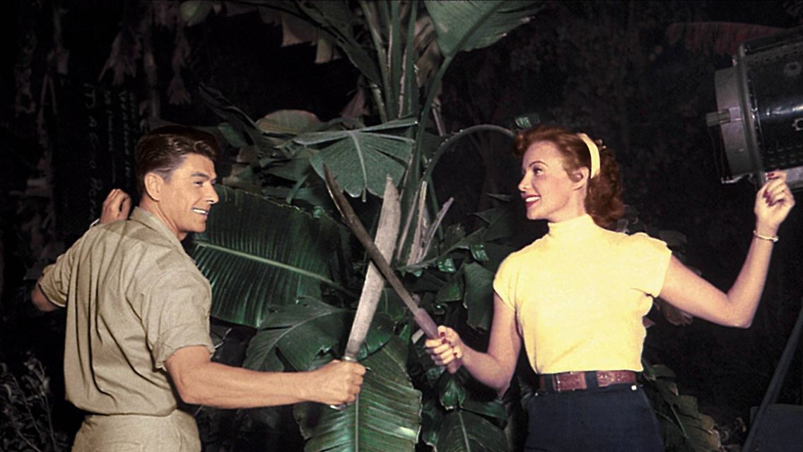 Rhonda Fleming und der spätere US-Präsident Ronald Reagan im Film "Tropische Abenteuer".