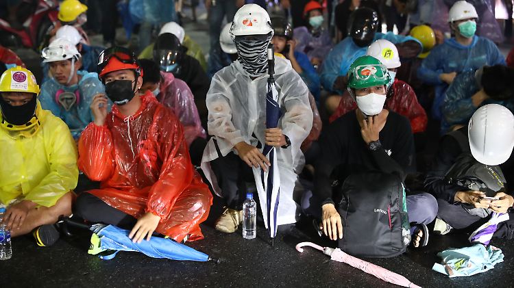 Die wachsende Demokratiebewegung in Thailand wird vor allem von jungen Leuten getragen. Viele der Anführer sitzen bereits in Haft.