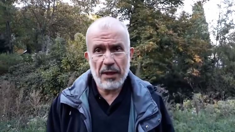 Zwei Tage nach dem Mord an Samuel Paty verurteilt Prediger Abdelhakim Sefrioui die Tat in einem Video.